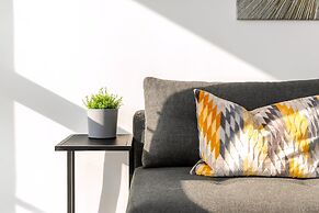 Bright London Bridge Apartment