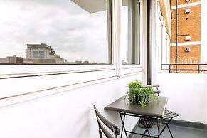 Bright London Bridge Apartment