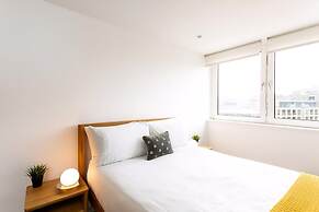 Bright London Bridge Apartment