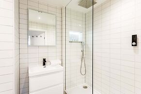 Bright London Bridge Apartment