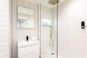 Bright London Bridge Apartment