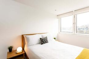 Bright London Bridge Apartment