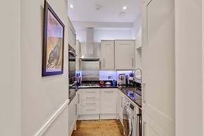 Bright Camberwell Georgian Apartment