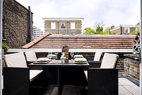 Bright 1BR + Balcony by Hyde Park