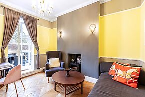 Bright 1BR + Balcony by Hyde Park