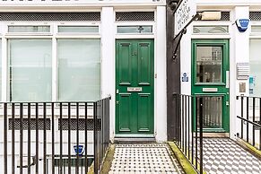 Bright 1BR + Balcony by Hyde Park