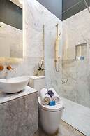 Bright 1BR + Balcony by Hyde Park