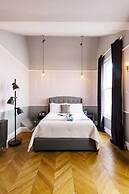 Bright 1BR + Balcony by Hyde Park