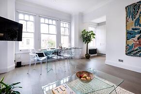Modern and Bright Highgate Gem