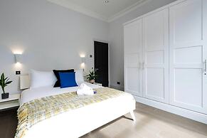 Modern and Bright Highgate Gem