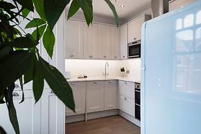 Modern and Bright Highgate Gem