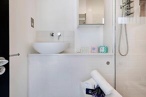 Modern and Bright Highgate Gem