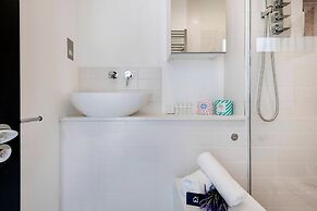 Modern and Bright Highgate Gem
