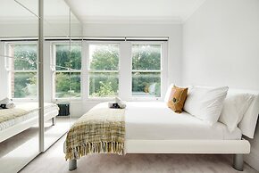 Modern and Bright Highgate Gem