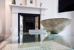 Modern and Bright Highgate Gem