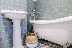 Stunning Maida Vale Apartment