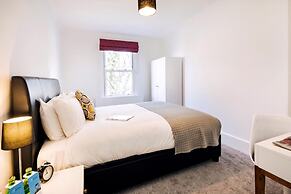 Bright and Modern Earls Court Gem