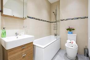 Bright and Modern Earls Court Gem