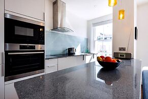 Bright and Modern Earls Court Gem