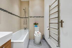 Bright and Modern Earls Court Gem