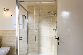 Your Apartment Clifton House