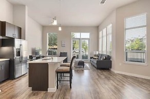 StayOvr at Galatyn Park - Richardson