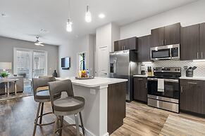 StayOvr at Galatyn Park - Richardson