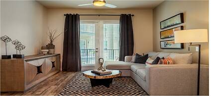 StayOvr at Galatyn Park - Richardson