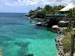 Dela de-Rose Guest House negril Jamaica