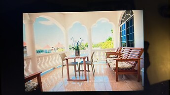 Dela de-Rose Guest House negril Jamaica