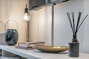 Chic in the City Free Parking