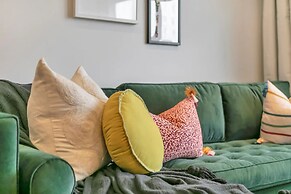 Chic in the City Free Parking