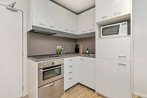 Chic in the City Free Parking