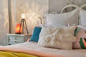 Chic in the City Free Parking