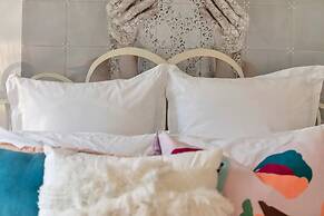 Chic in the City Free Parking