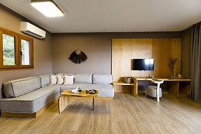 Avaton Suites & Villa Philian Collection