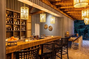 Avaton Suites & Villa Philian Collection