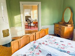 5 bed Country Home Only 2 hrs North of Stockholm