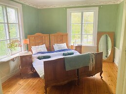 5 bed Country Home Only 2 hrs North of Stockholm