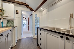 Percy Apartments - By Week2Week