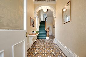 Percy Apartments - By Week2Week