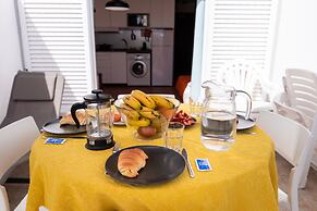 Amazing Sesimbra Duplex by the beach
