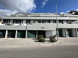 Amazing Sesimbra Duplex by the beach