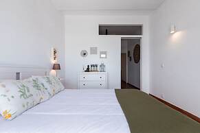 Amazing Sesimbra Duplex by the beach