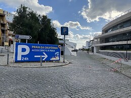 Amazing Sesimbra Duplex by the beach