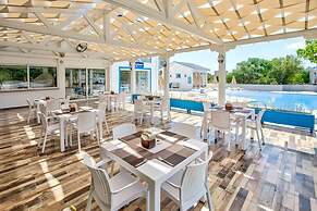 Queen Aphrodite Hotel