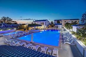 Queen Aphrodite Hotel