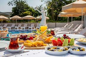 Queen Aphrodite Hotel