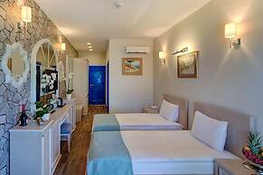 Queen Aphrodite Hotel