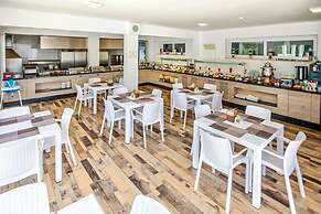 Queen Aphrodite Hotel